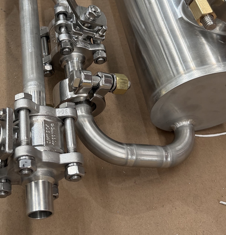 液冷管路焊接1 (1).jpg